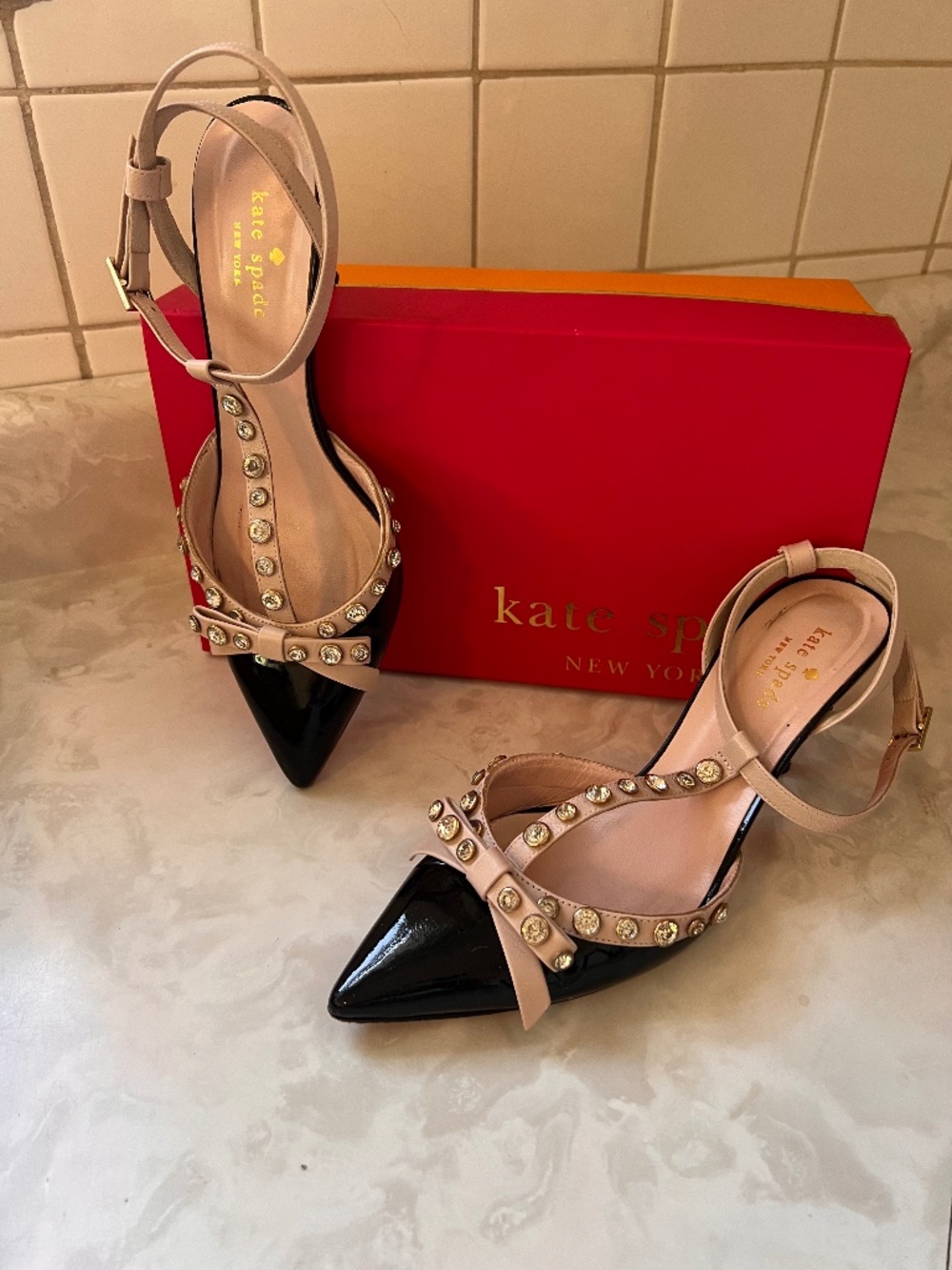 Kate Spade sz 8 Julianna black patent/ pale pink